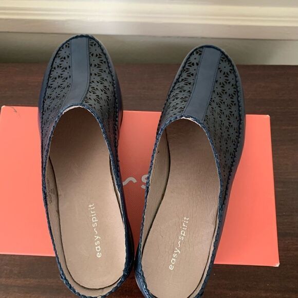 Easy Spirit soft leather upper & lining lightweight dusk clog cushioned size 6 - Picture 6 of 9